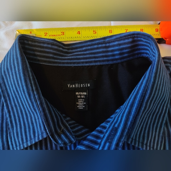 Van Heusen Men's Blue Striped Button Down Shirt π (XL / 18-18.5)ππ€ - Picture 9 of 15